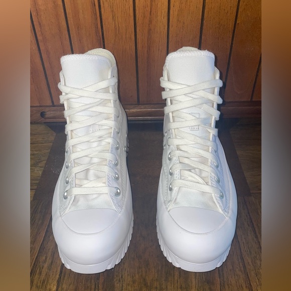 SOLD NEW CONVERSE CHUCK TAYLOR ALL STAR WHITE SIZE 9 .WOMEN 7 MENS - Picture 7 of 16